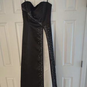 Beautiful Full Length Strapless Black and White Debut Dress - Never Worn